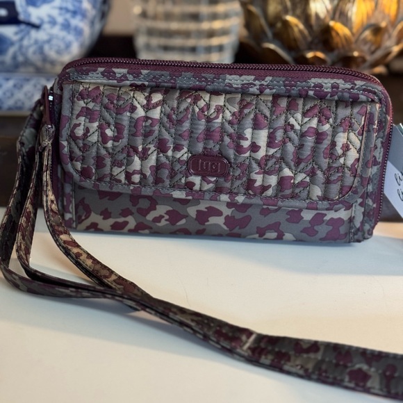 NWT LUG KICK FLIP CONVERTIBLE BERRY CAMOUFLAGE BAG! - Picture 2 of 8